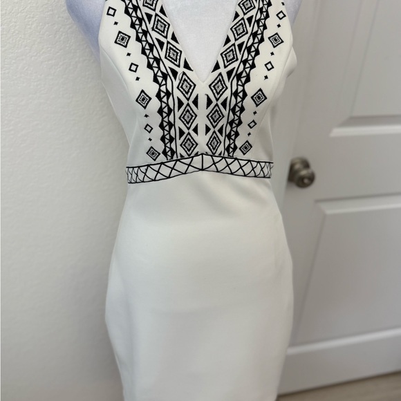 Guess White Dress with Black Geometric Design - Picture 1 of 10